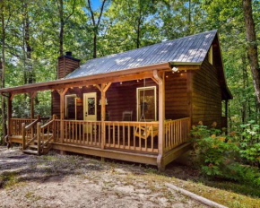 Relax in a cozy cabin 10 min to Helen - Fireplace